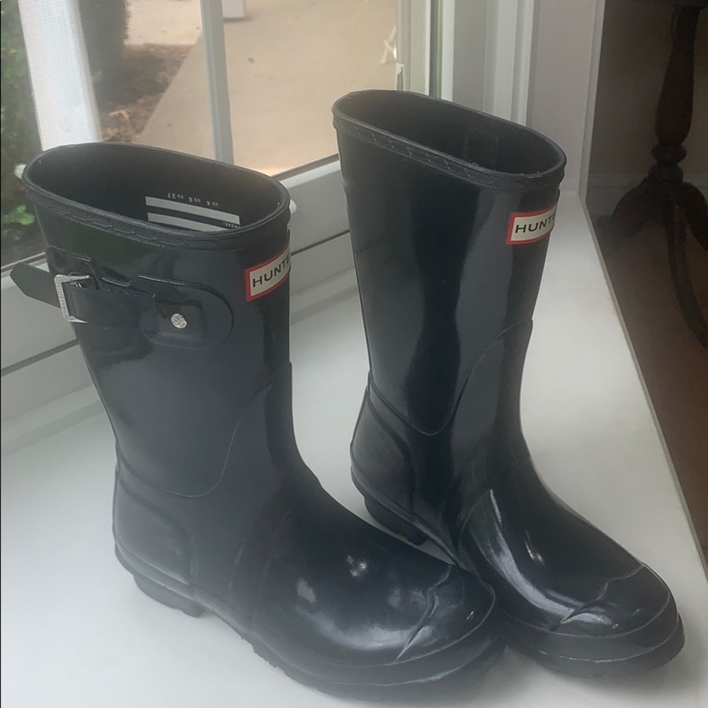 black hunter boots